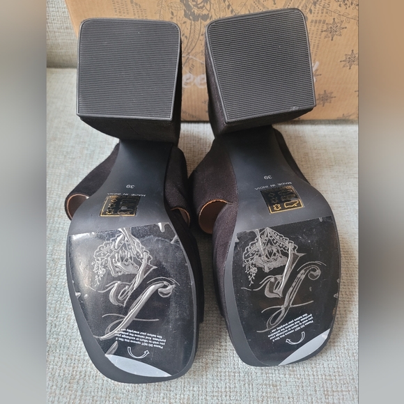 NEW FREE PEOPLE SUEDE BLACK PLATFORM 'Love Is Everywhere' - Picture 11 of 11